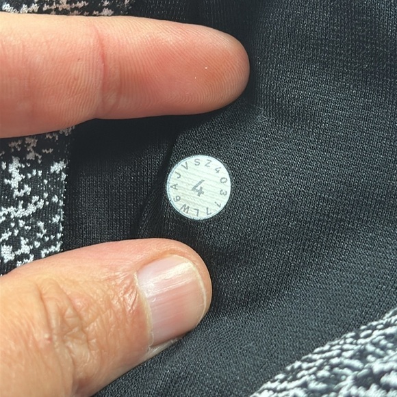 Lululemon Run On Crop (21") Power Luxtreme Irregular Denim Twill Black White - Picture 2 of 7